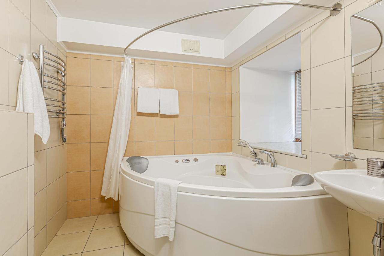 Incognito Boutique Hotel Kiev Ngoại thất bức ảnh