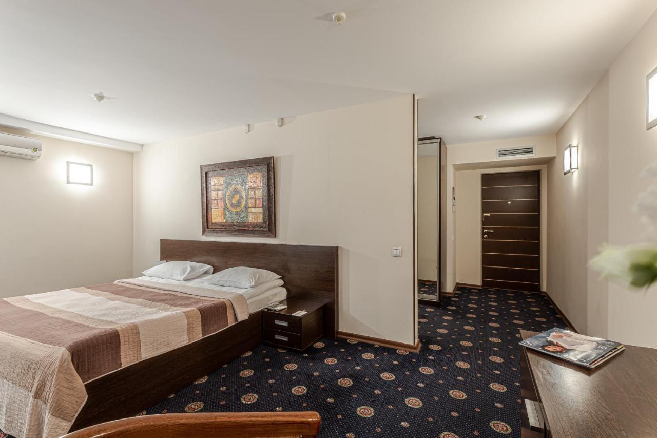 Incognito Boutique Hotel Kiev Ngoại thất bức ảnh