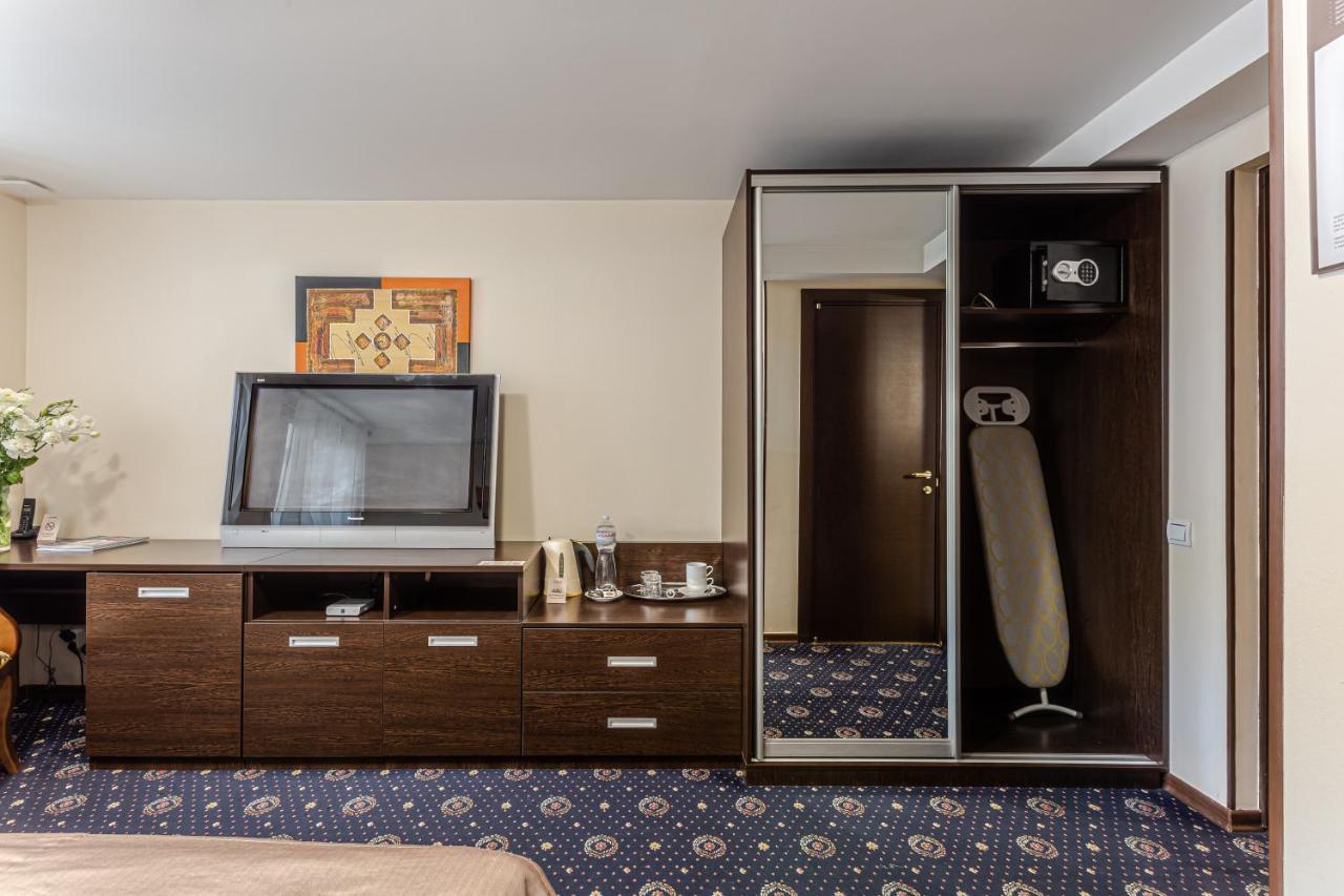 Incognito Boutique Hotel Kiev Ngoại thất bức ảnh