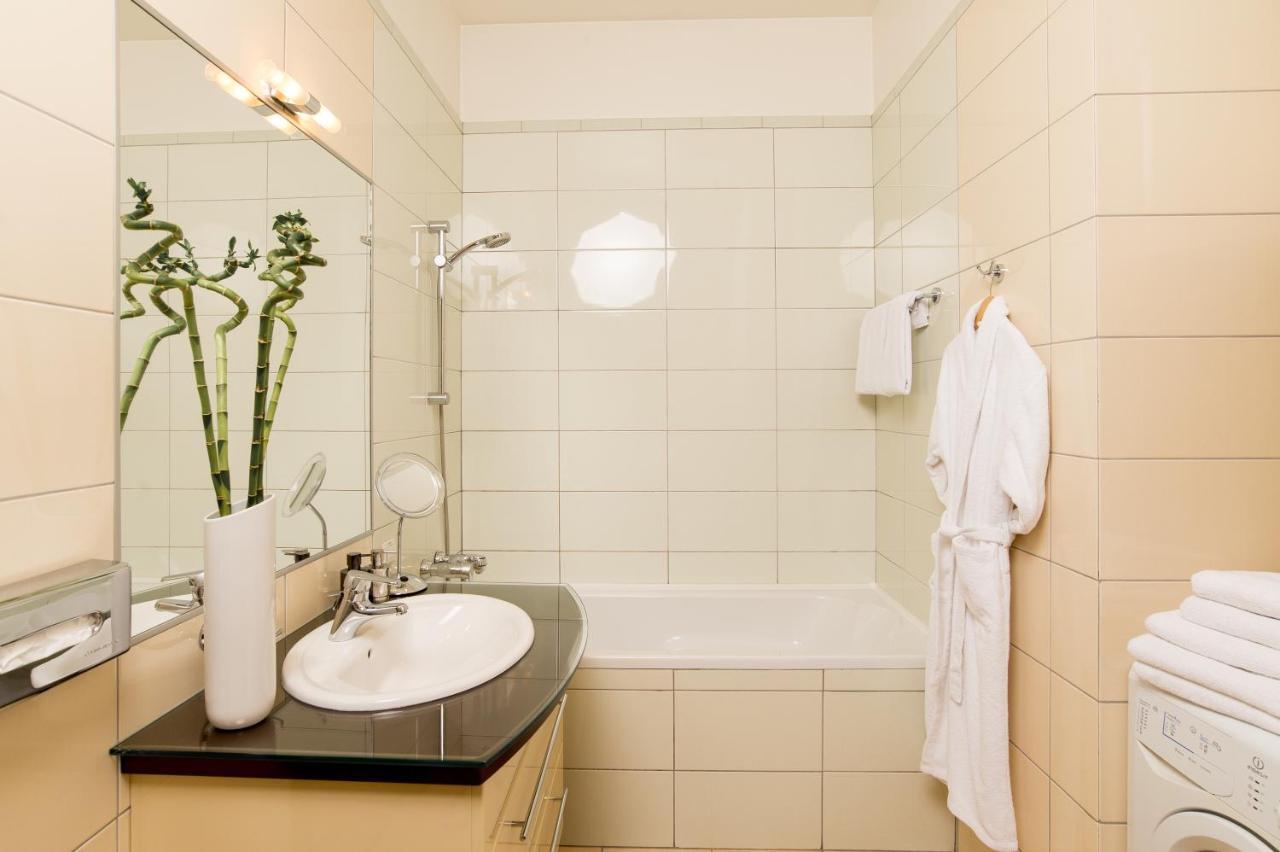 Incognito Boutique Hotel Kiev Ngoại thất bức ảnh