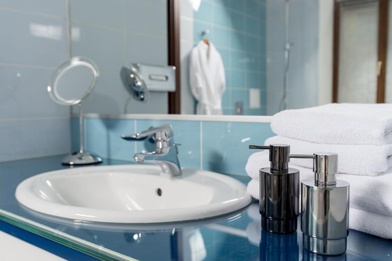 Incognito Boutique Hotel Kiev Ngoại thất bức ảnh